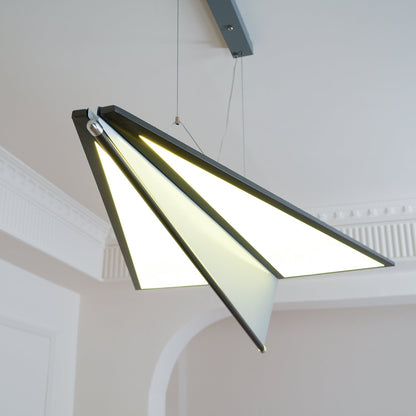 Aerodynamic Aircraft LED Pendant / L 40.9″ x W 27.9″ x H 8.7″ / Dark Grey & White / Cool Light