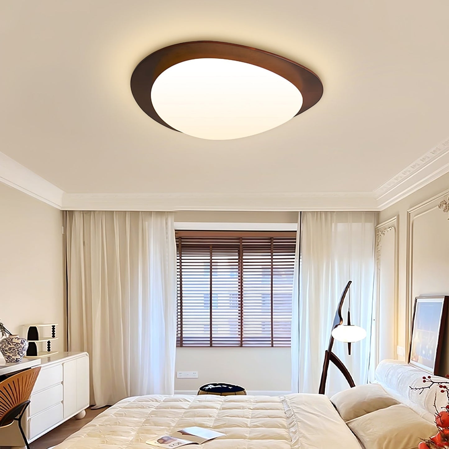 Sculptural Pebble LED Floor Lamp / ∅ 22.8″ x H 3.1″ / Dia 58cm x H 8cm / Walnut Wood / Warm Light